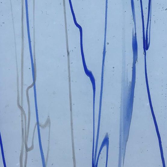 Bullseye Glass 4172-00F Blue &amp; White Streamers on Clear - DISC SQFT Listing